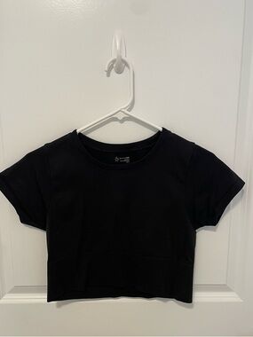 OFFLINE By Aerie Crop T-Shirt Black Size S